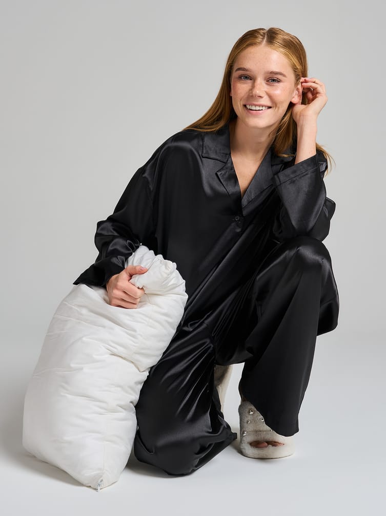 Пижама шелковая со штанами и рубашкой