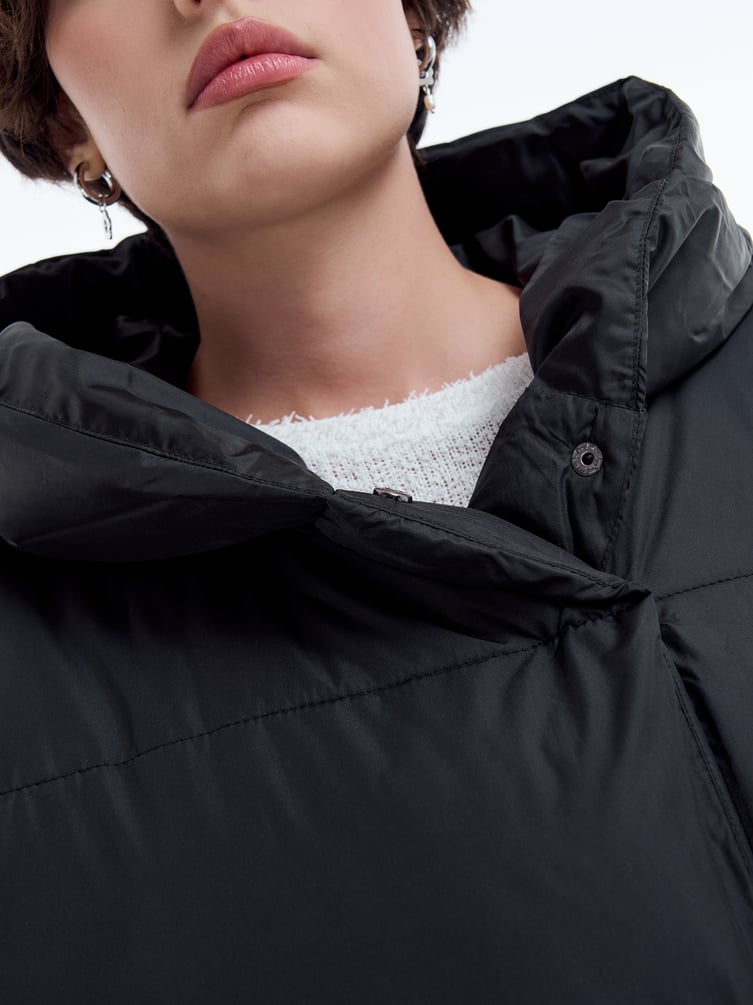 Зимнее стеганое пальто на синтепоне с капюшоном