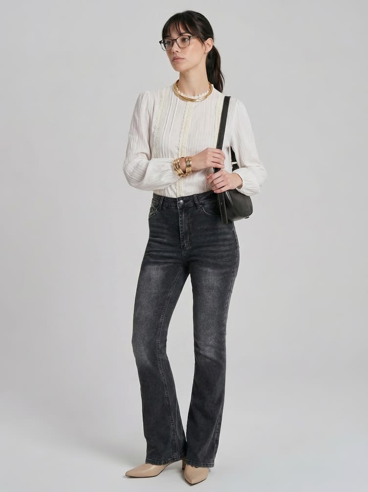 Джинсы клеш от колена