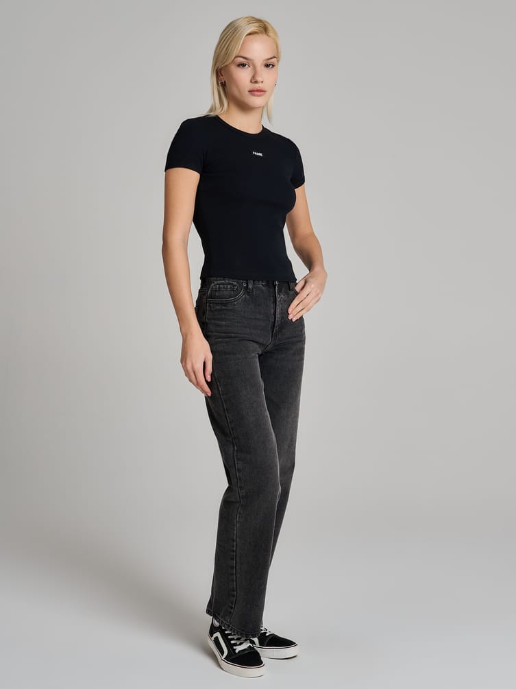 Футболка приталенная с нашивкой