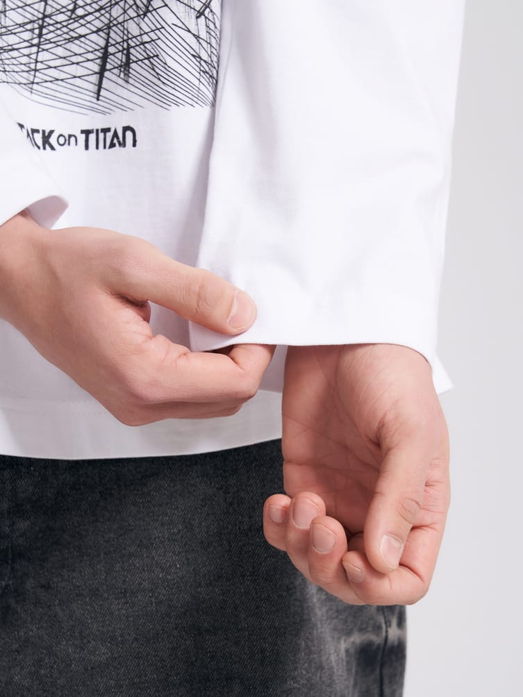 Лонгслив с принтом аниме Атака Титанов