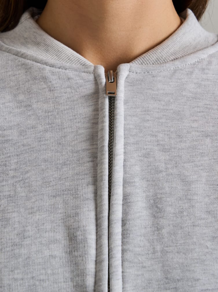 Толстовка бомбер укороченная