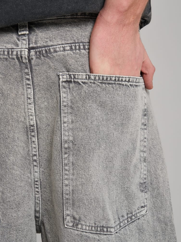 Джинсы широкие с принтом Макс Борисов