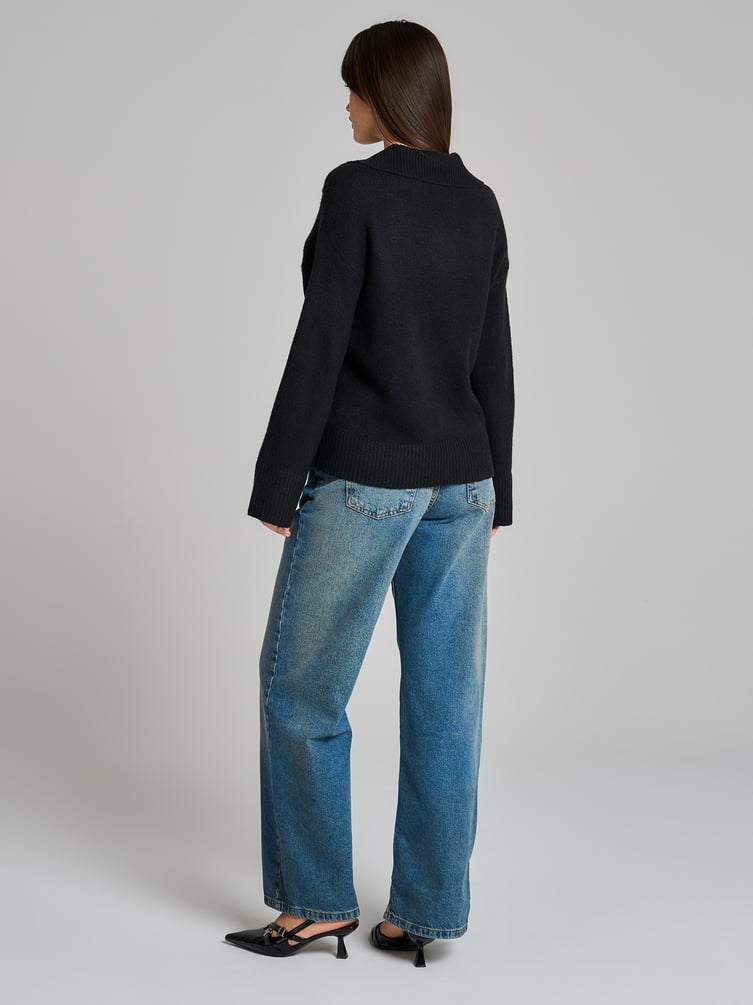 Вязаный пуловер с воротником