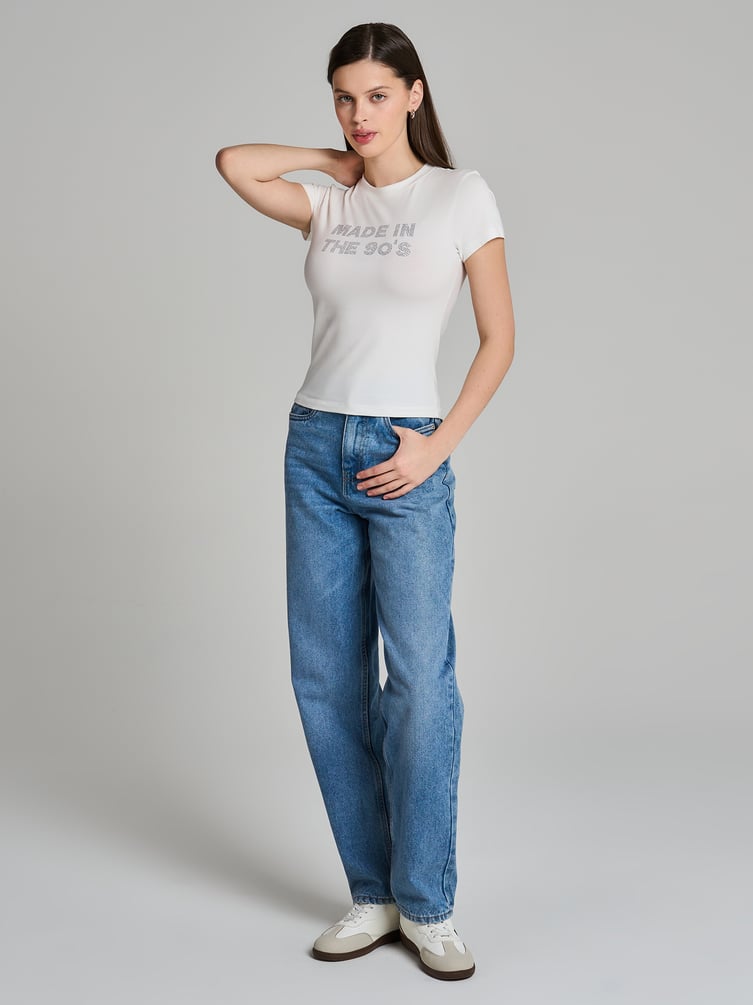 Футболка облегающая с надписью стразами