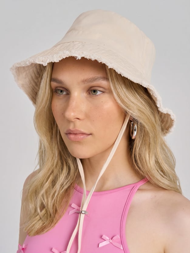 Панама с бахромой и завязками