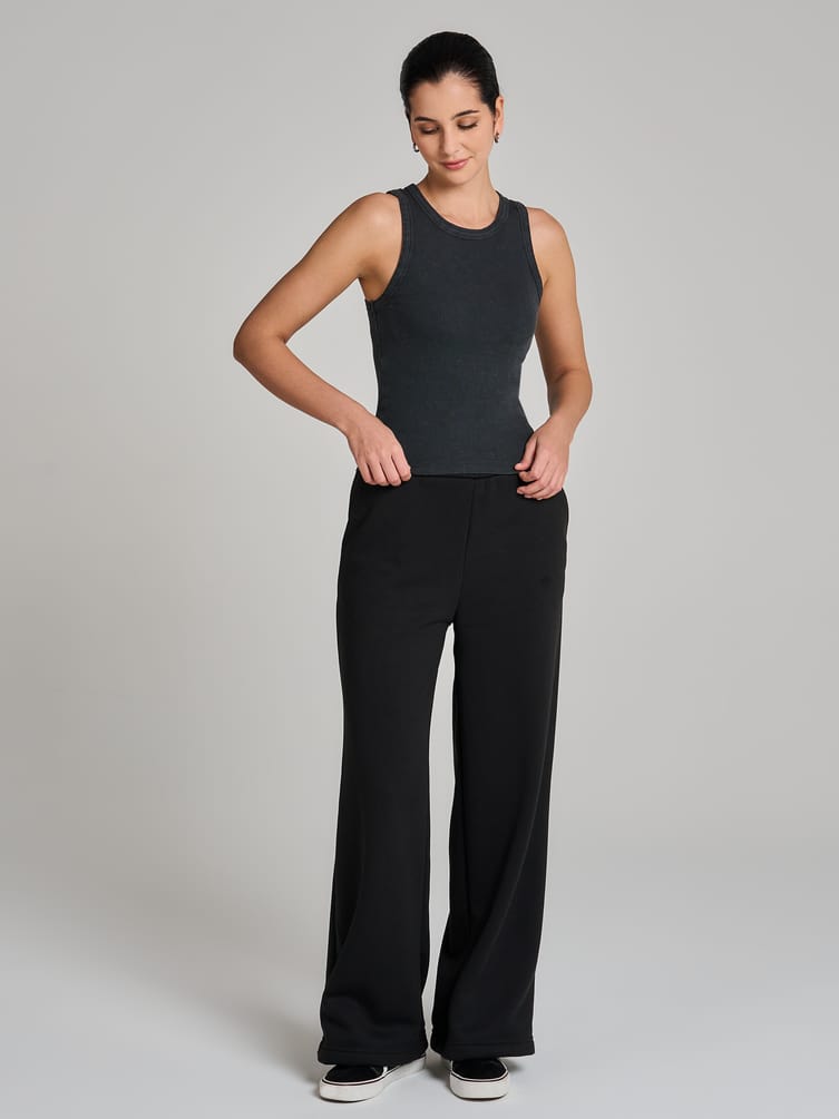 Майка на широких бретелях с вареным эффектом