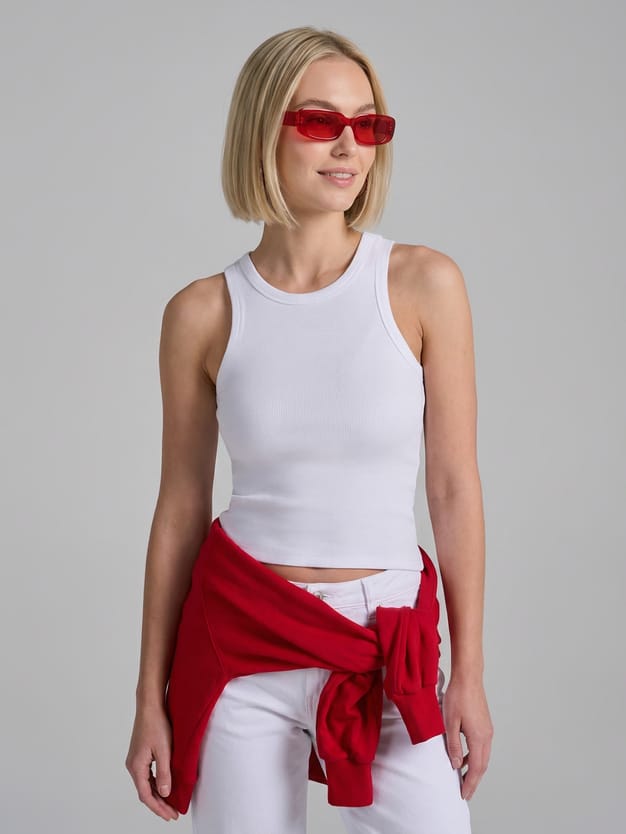 Майка на широких бретелях в рубчик