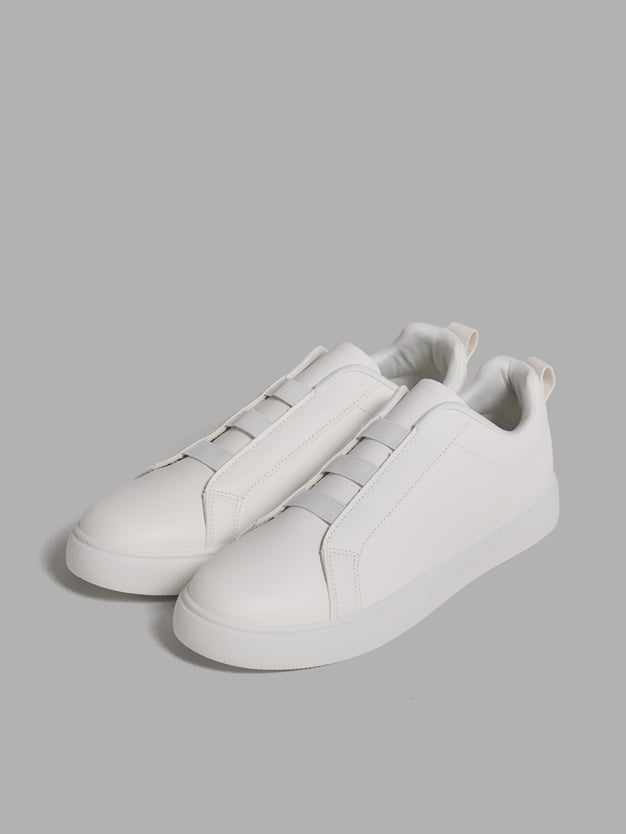 Кроссовки на резинке