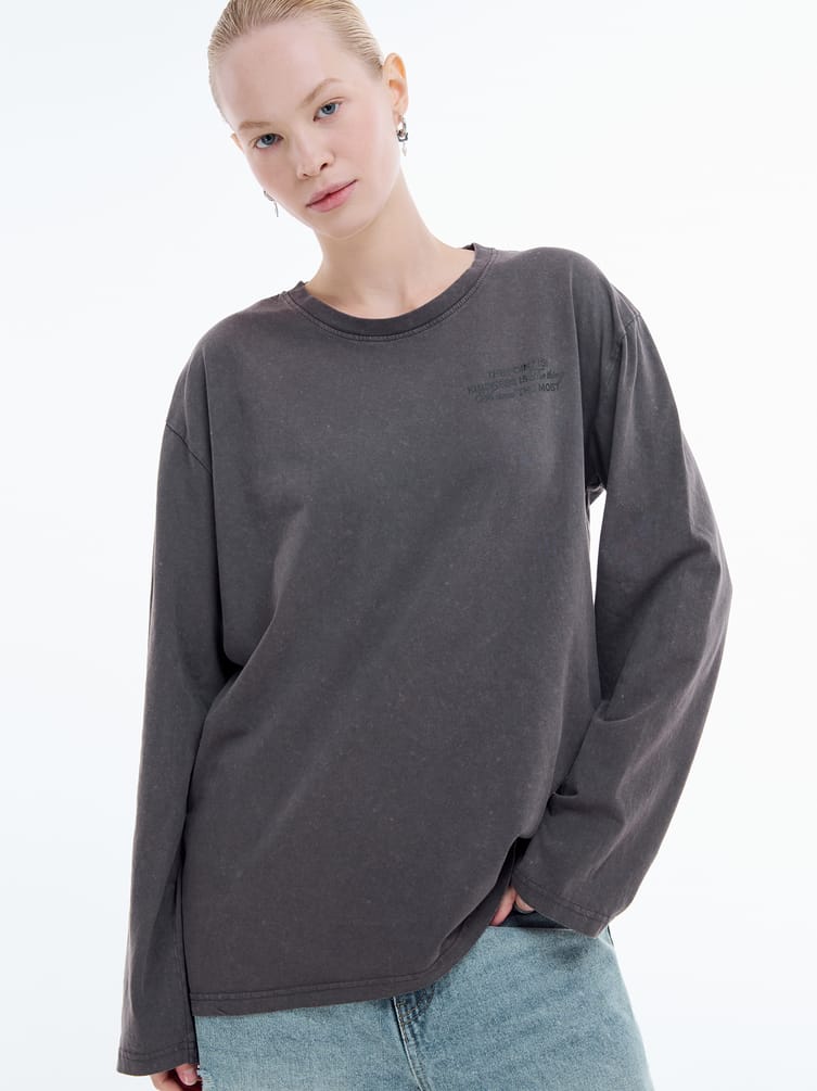 Лонгслив с вареным эффектом и надписью