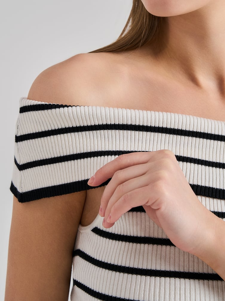 Топ лапша в полоску с открытыми плечами