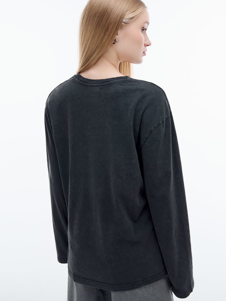 Лонгслив с принтом International College