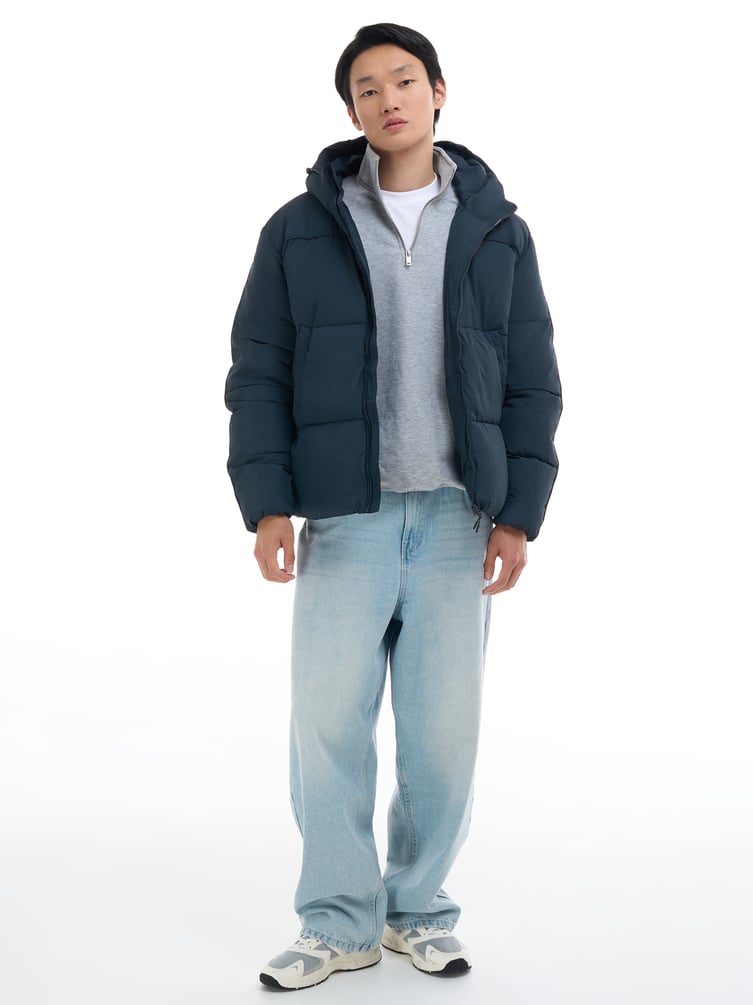 Демисезонная куртка на синтепоне с капюшоном