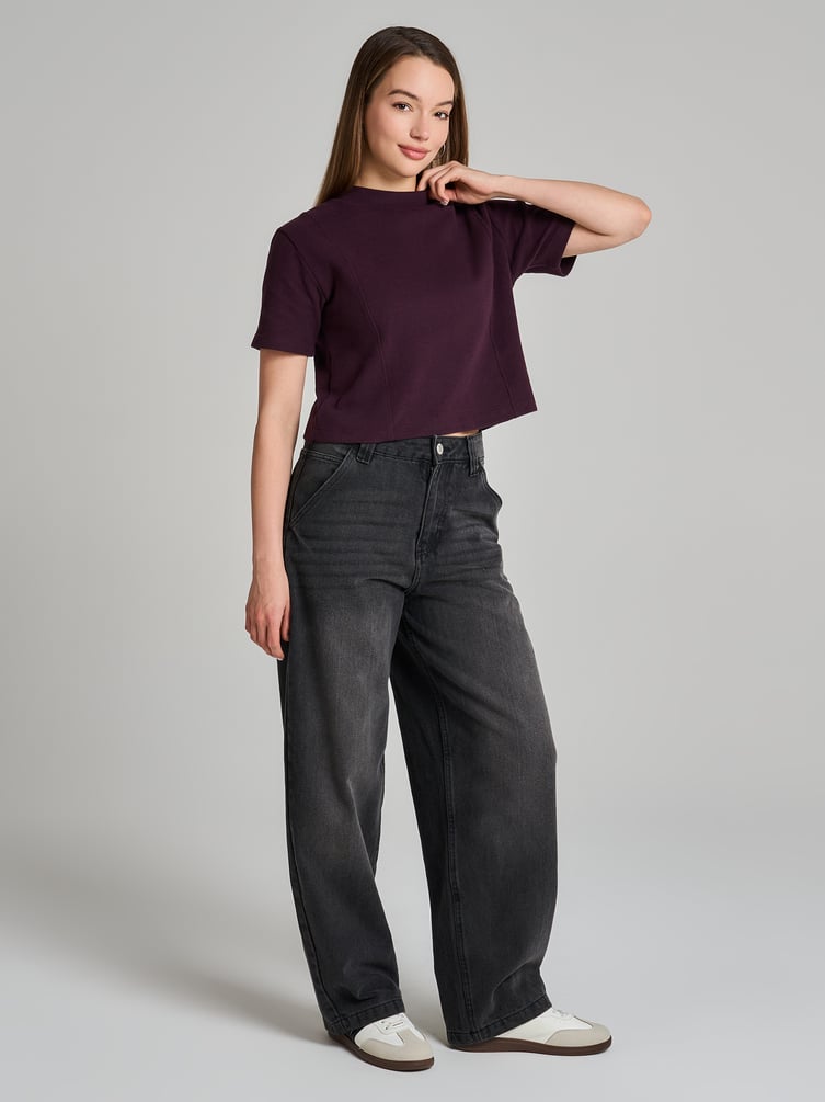 Укороченная футболка в рубчик