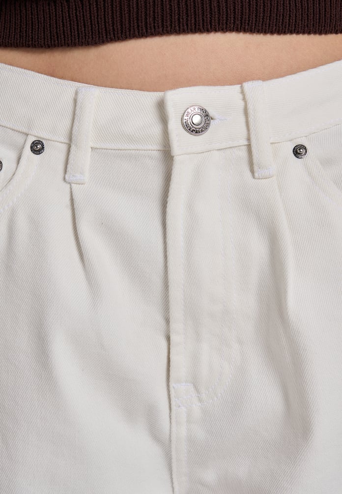 Джинсы момы высокой талией