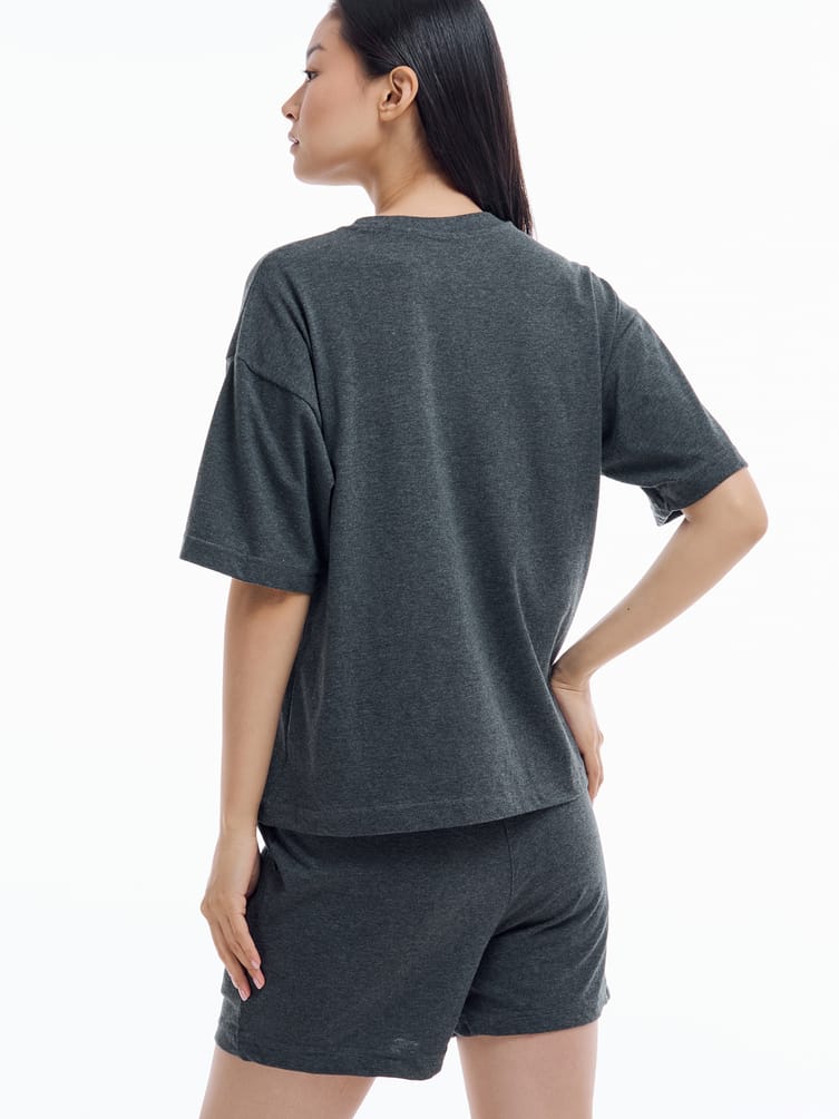 Пижама с футболкой и шортами