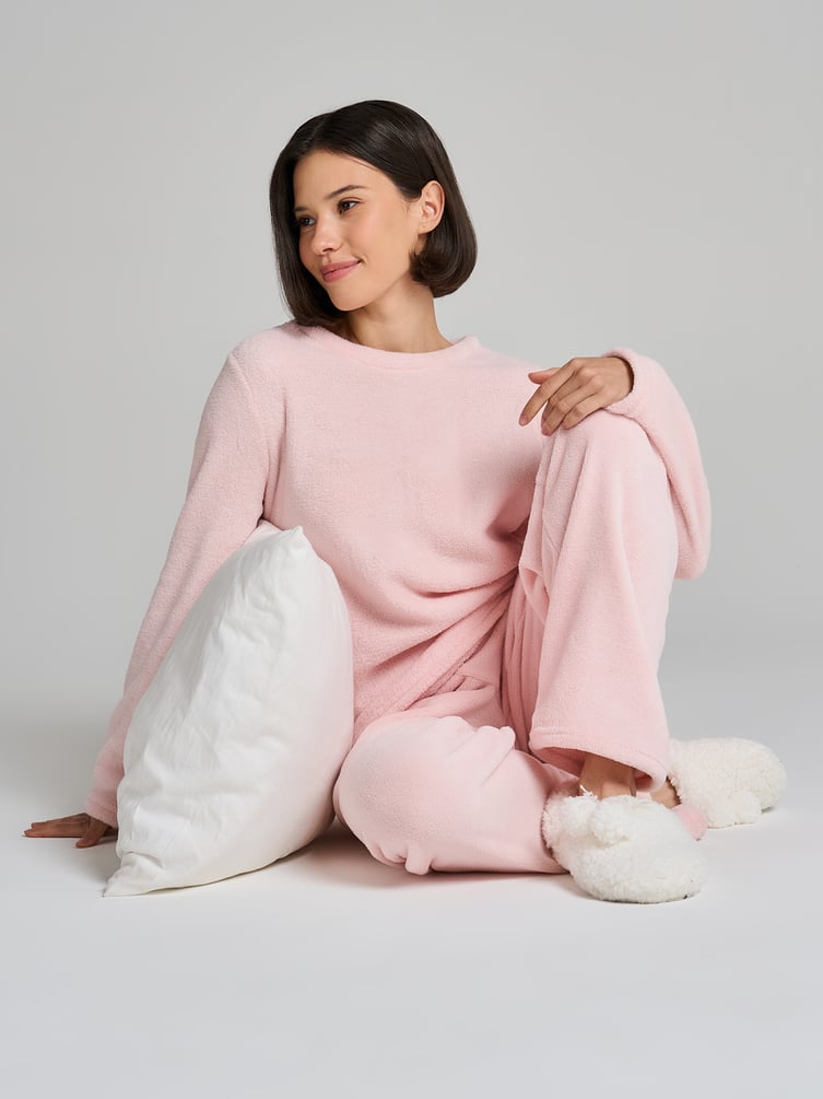 Пижама плюшевая с кофтой и штанами