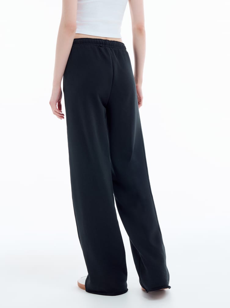 Широкие брюки с высокой талией