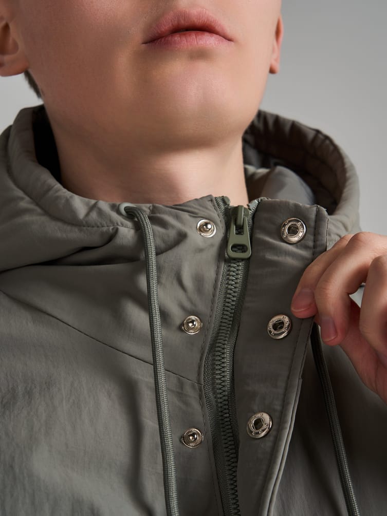 Куртка демисезонная с капюшоном