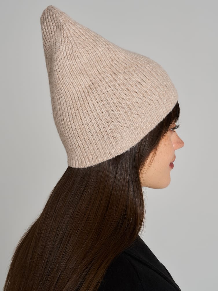 Трикотажная демисезонная шапка
