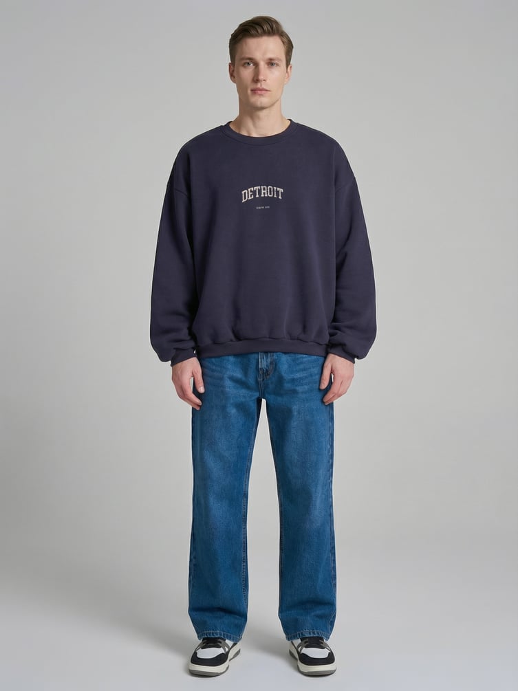 Тёплый свитшот оверсайз с надписью и начёсом