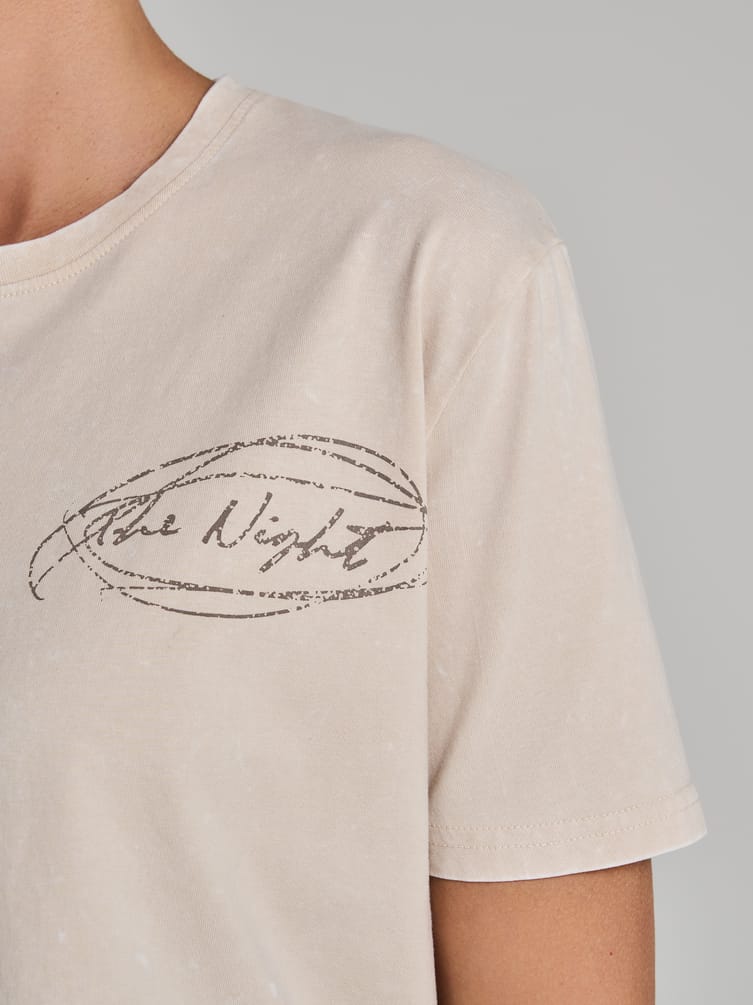 Футболка варенка с надписью на спине