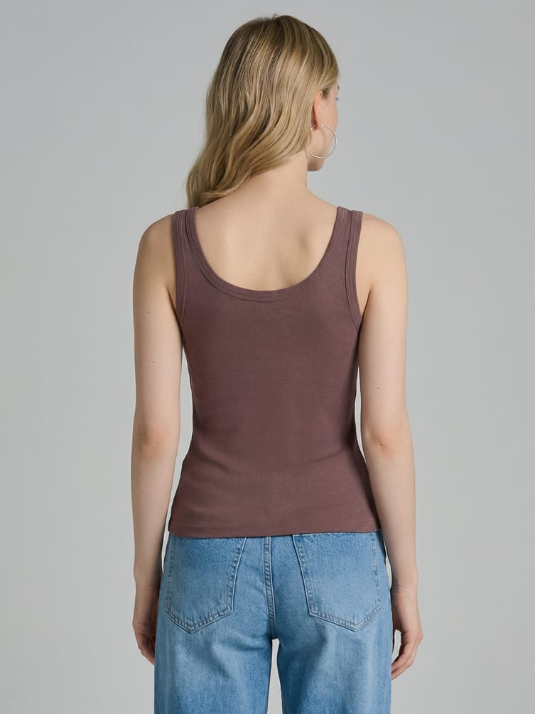 Майка на широких бретелях с вареным эффектом