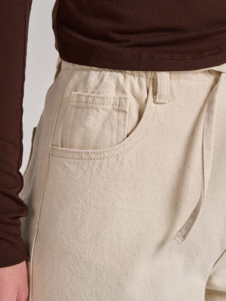 Широкие джинсы на резинке