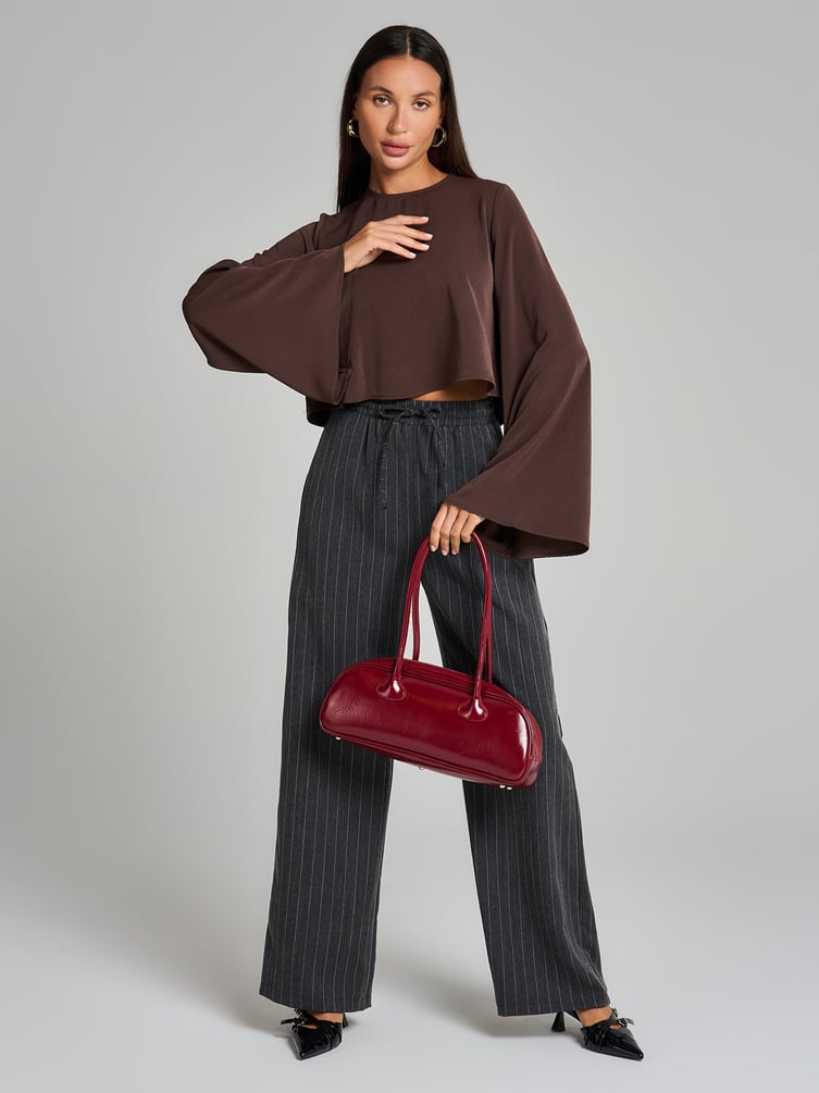 Блузка офисная нарядная с рукавом клеш