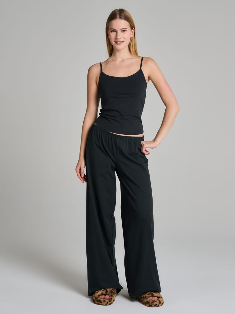 Пижама из хлопка с майкой и брюками