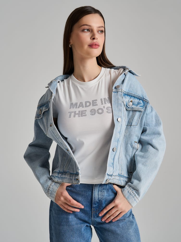 Футболка облегающая с надписью стразами