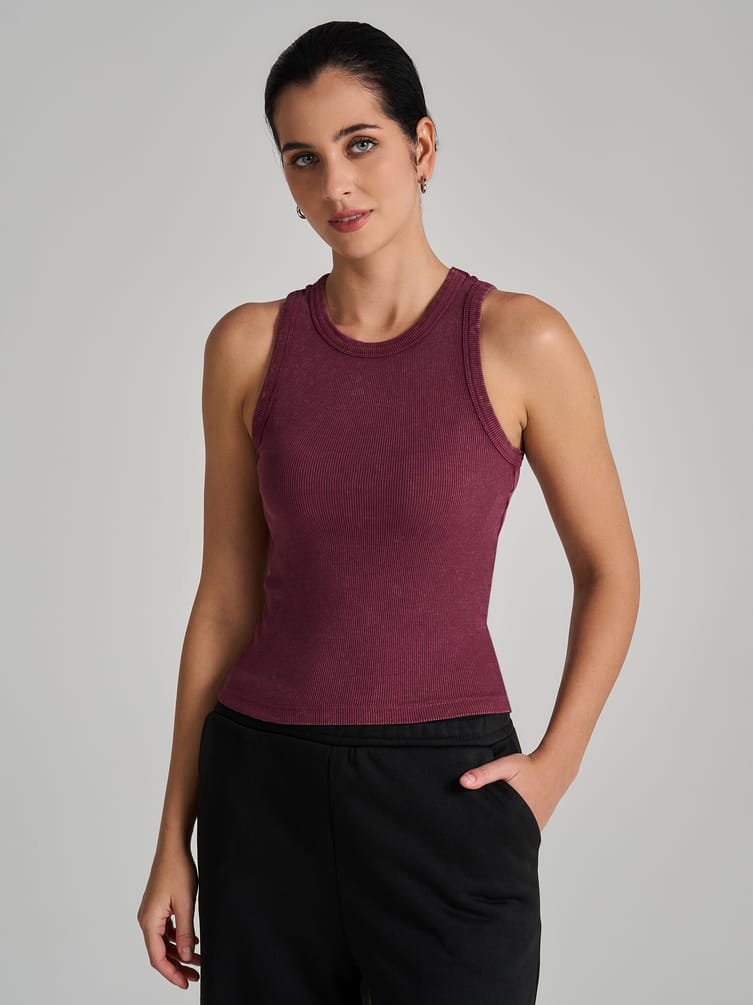 Майка на широких бретелях с вареным эффектом