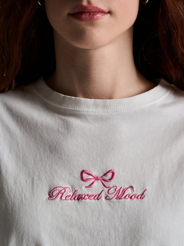 Футболка плотная с принтом банта и надписи