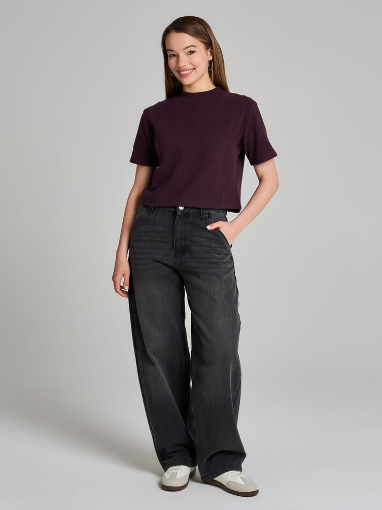 Укороченная футболка в рубчик