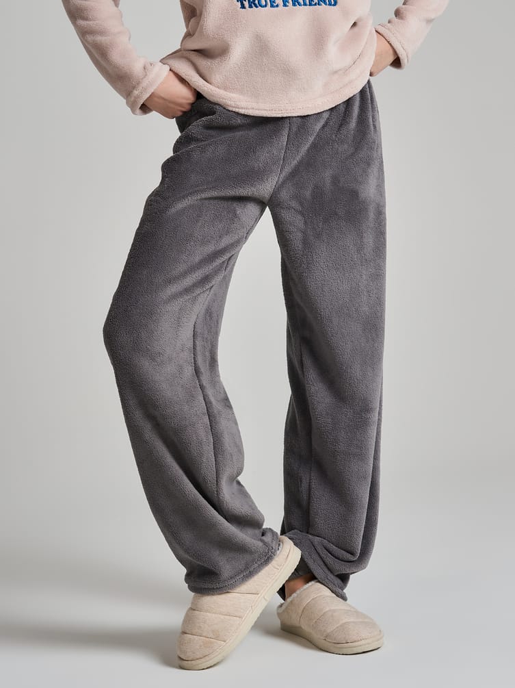 Плюшевая пижама с вышивкой и брюками