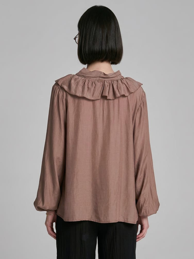 Блузка с шарфом и рюшами