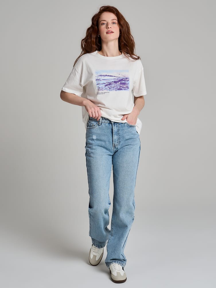 Джинсы прямые с потертостями