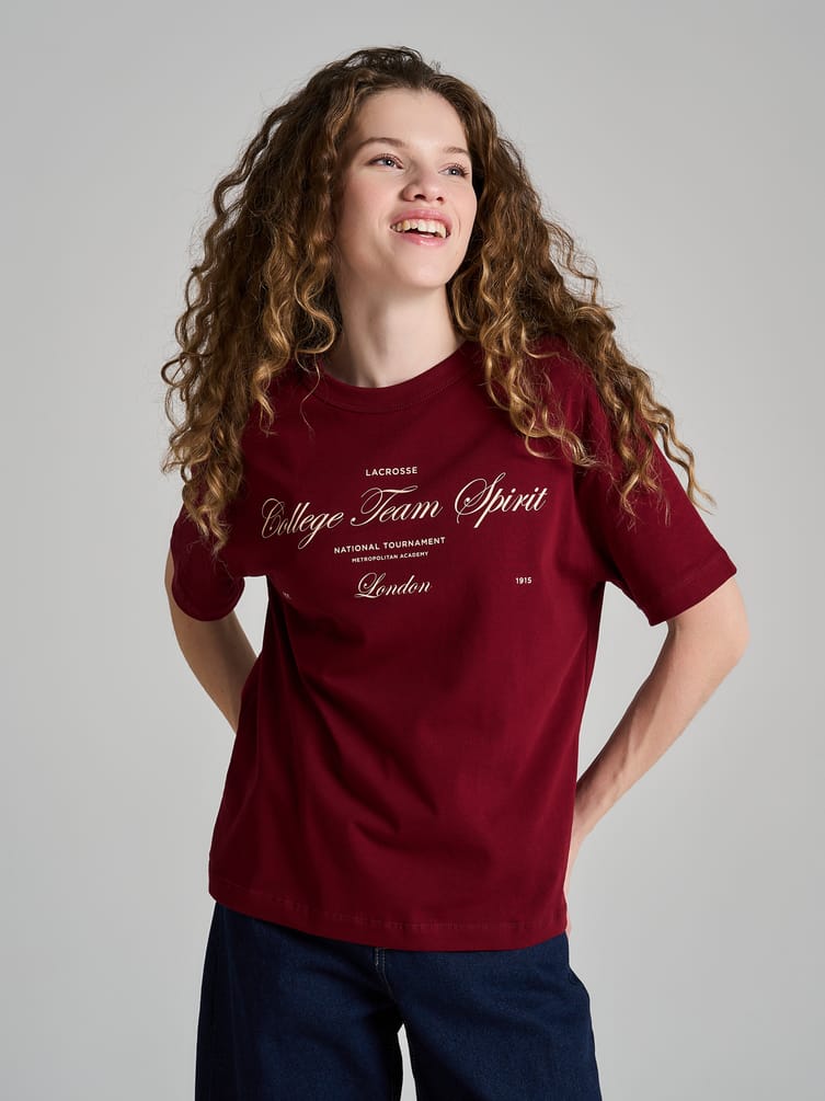 Футболка с надписью College Team Spirit