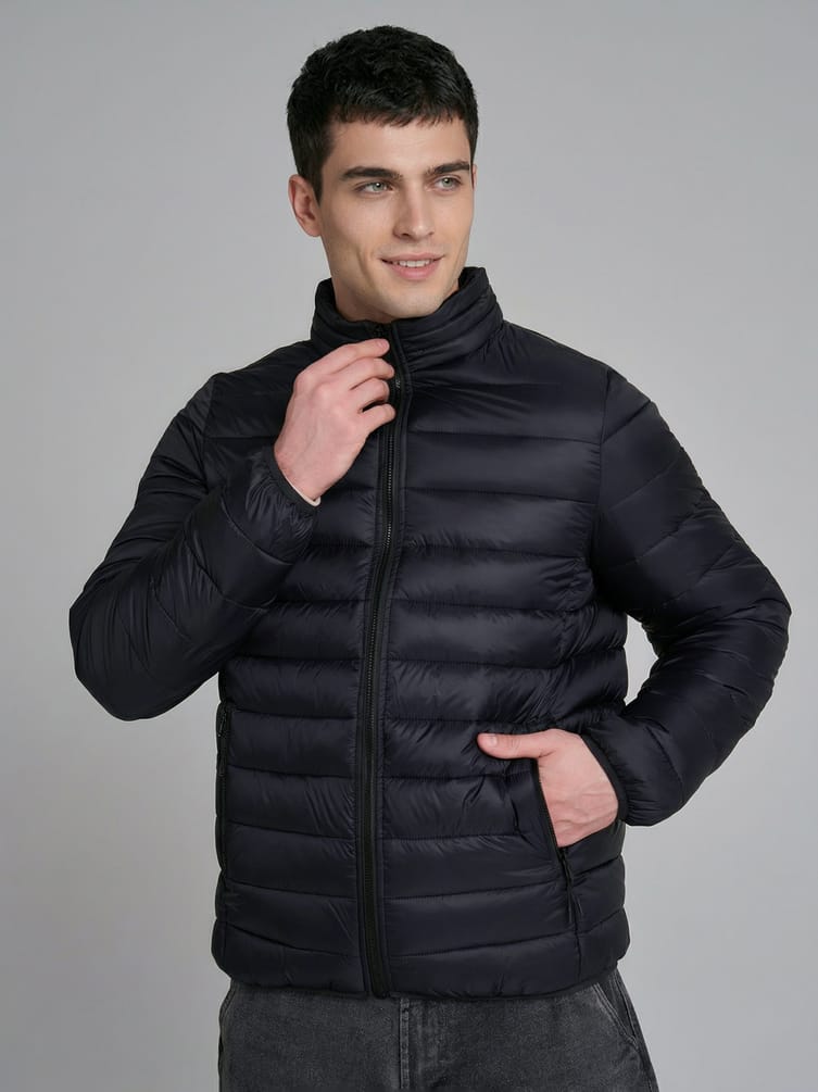 Демисезонная теплая куртка на синтепоне с капюшоном