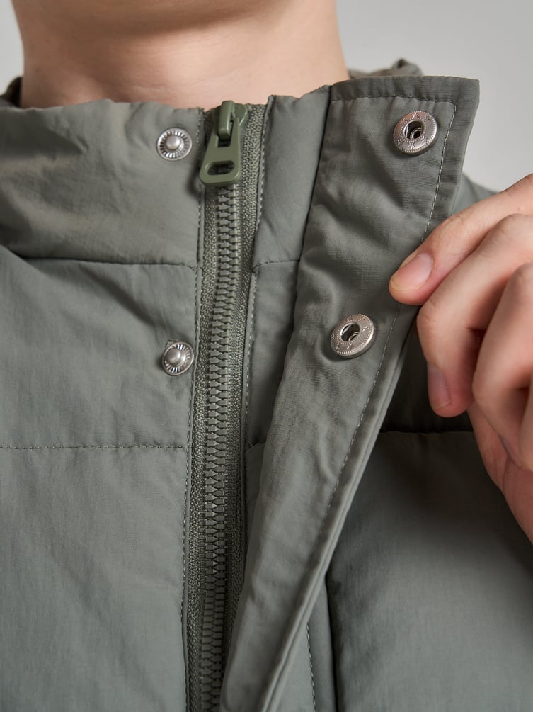 Жилетка стеганая на синтепоне