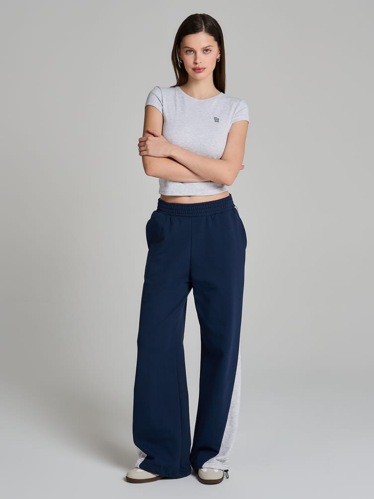 Брюки спортивные с лампасами