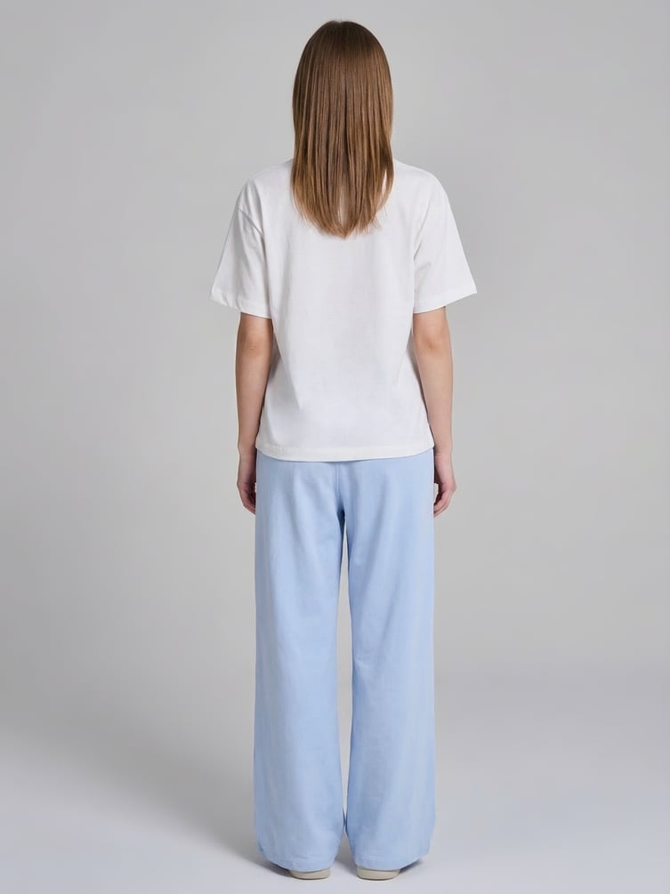 Пижамам с принтом и брюками