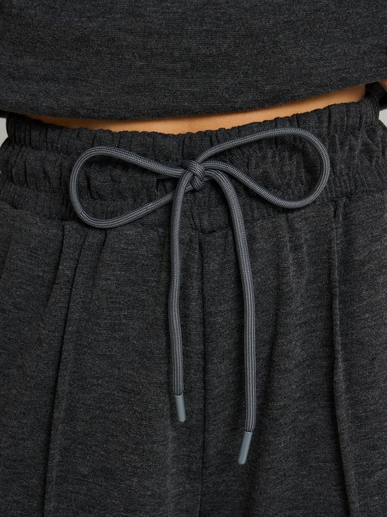 Брюки со стрелками широкие повседневные