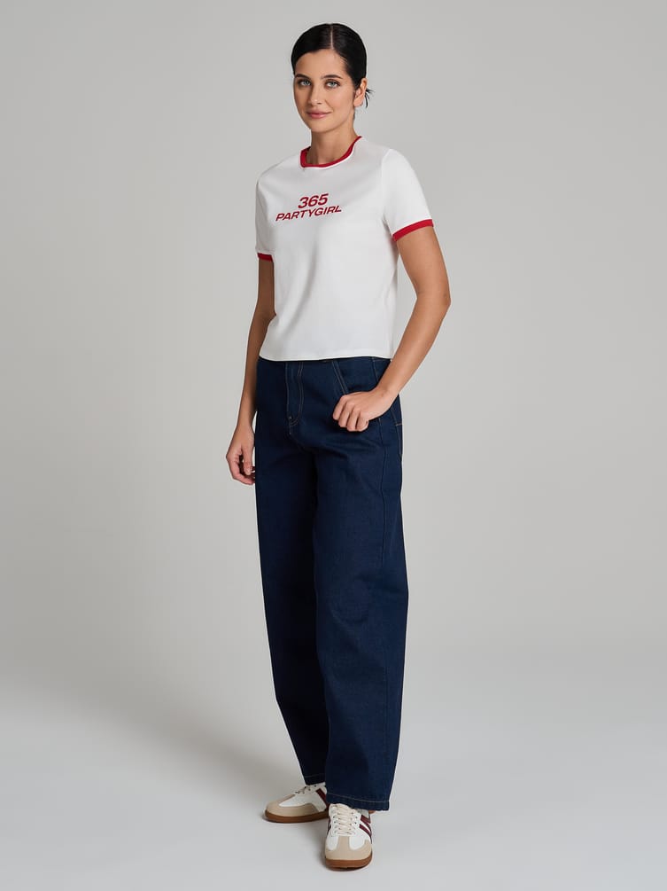 Футболка приталенная с надписью