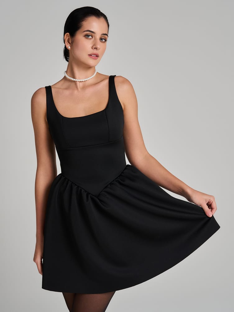 Мини платье с объемной юбкой