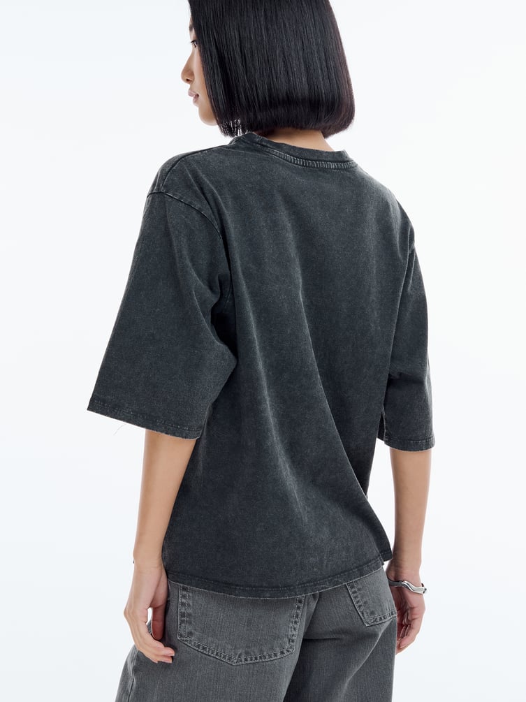 Футболка с вареным эффектом и надписью