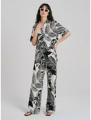 Костюм летний с рубашкой и брюками