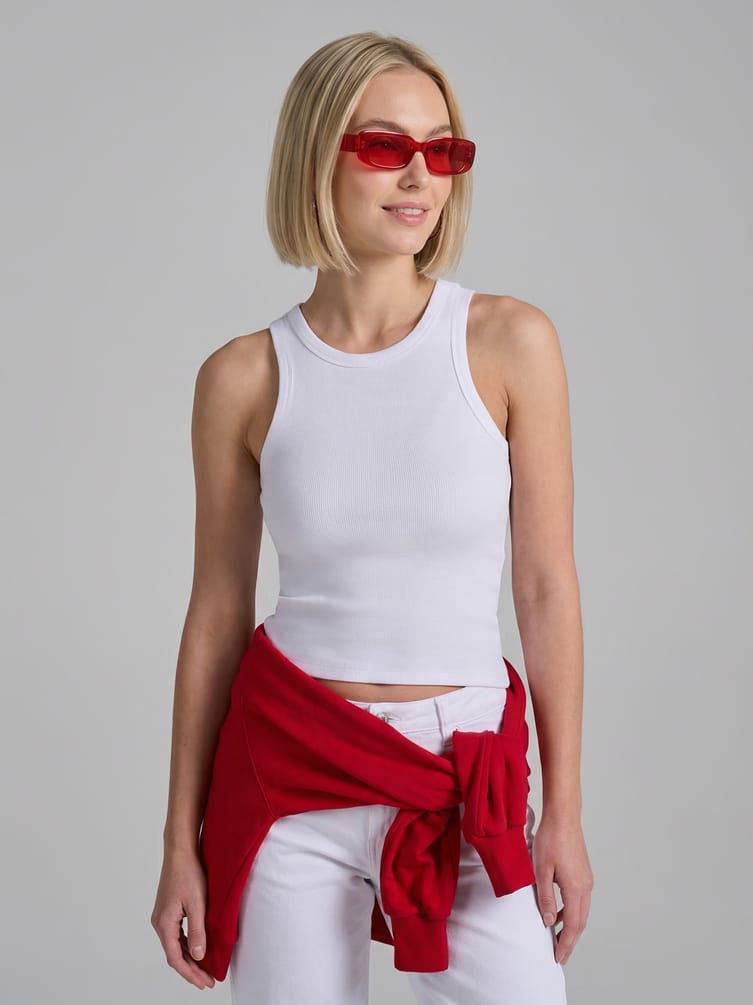 Майка на широких бретелях в рубчик