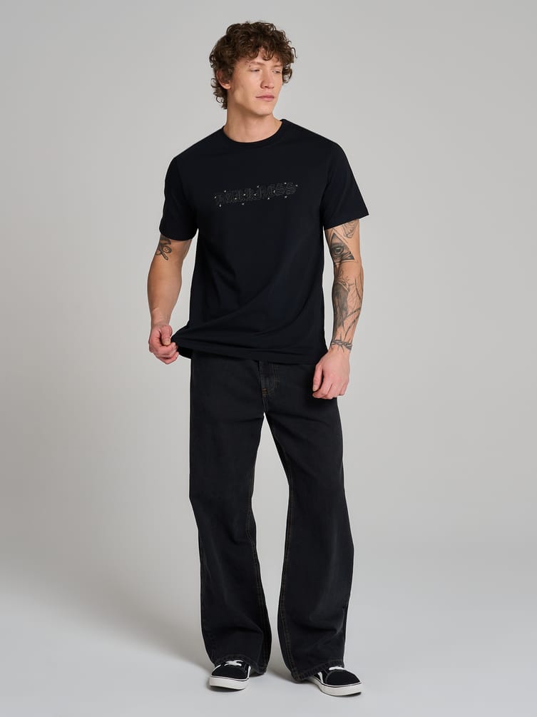 Футболка с надписью Darkness и заклепками