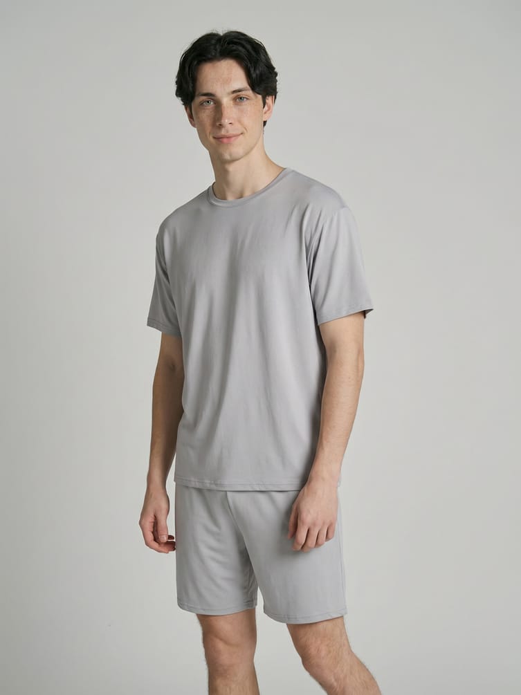 Пижама с футболкой и шортами